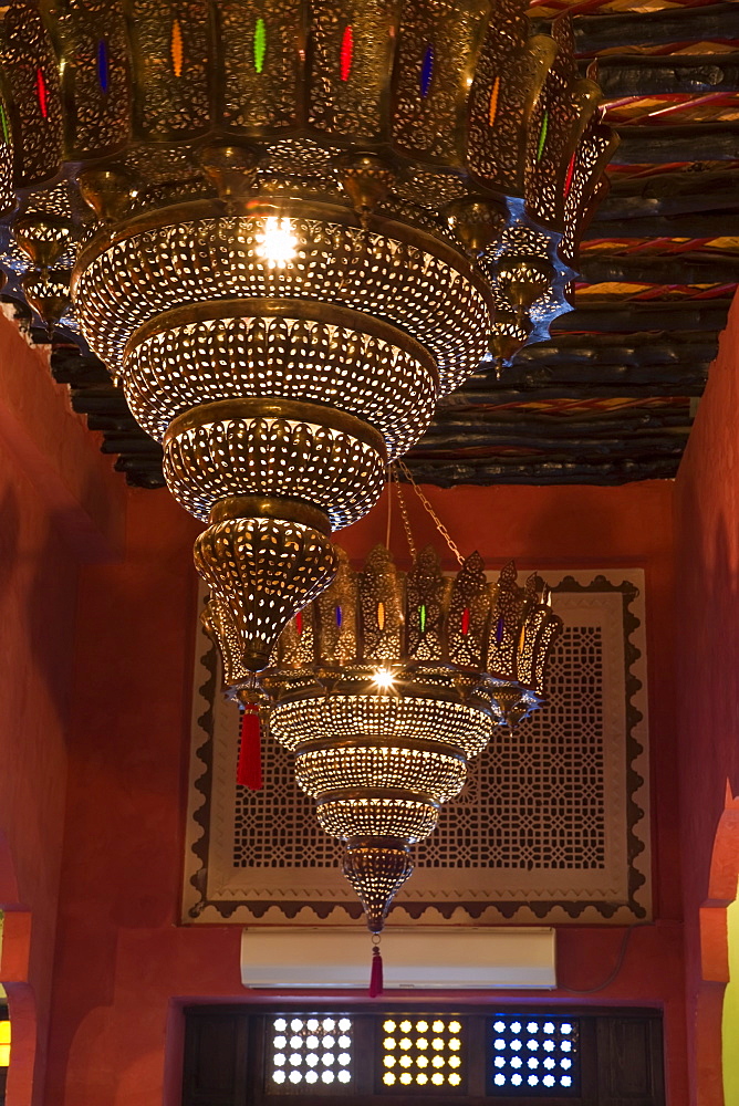 Detail of a traditional Arabian light in the restored Souq Waqif, Doha, Qatar, Middle East