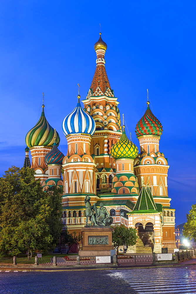 St. Basils Cathedral in Red Square, UNESCO World Heritage Site, Moscow, Russia, Europe