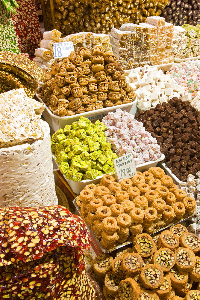 The Spice Bazaar, Sultanhamet, Istanbul, Turkey, Europe