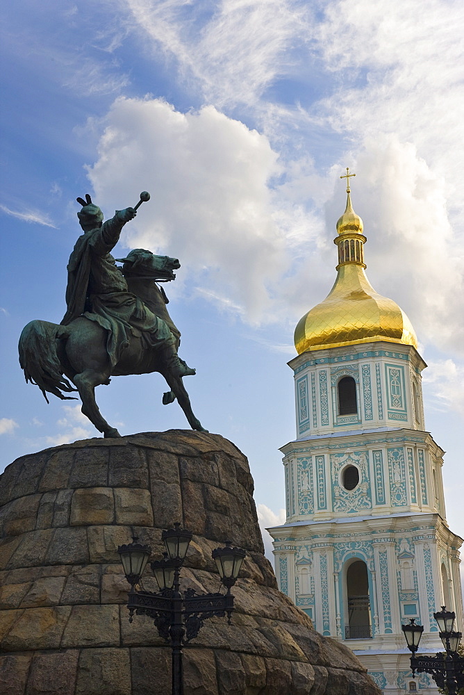 St. Sophia Cathedral, UNESCO World Heritage Site, and Bohdan Khmelnytsky statue, Kiev, Ukraine, Europe