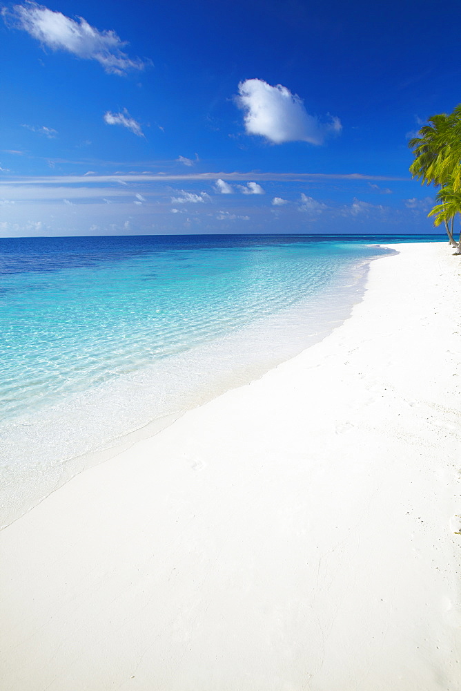 Tropical island and lagoon, Ari Atoll, Maldives, Indian Ocean, Asia