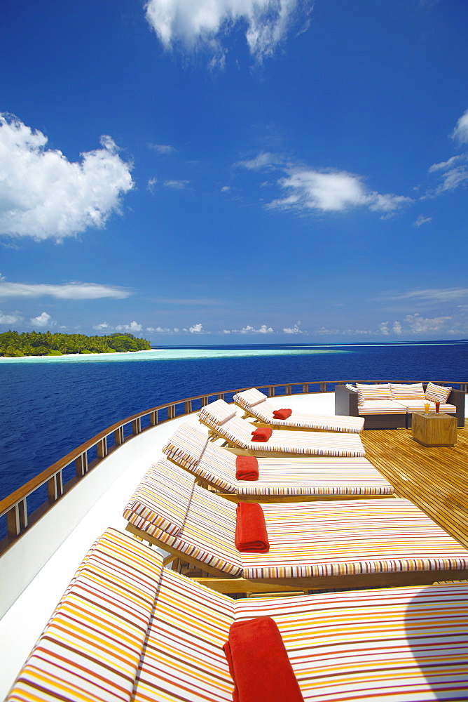 Yacht and tropical island, Maldives, Indian Ocean, Asia