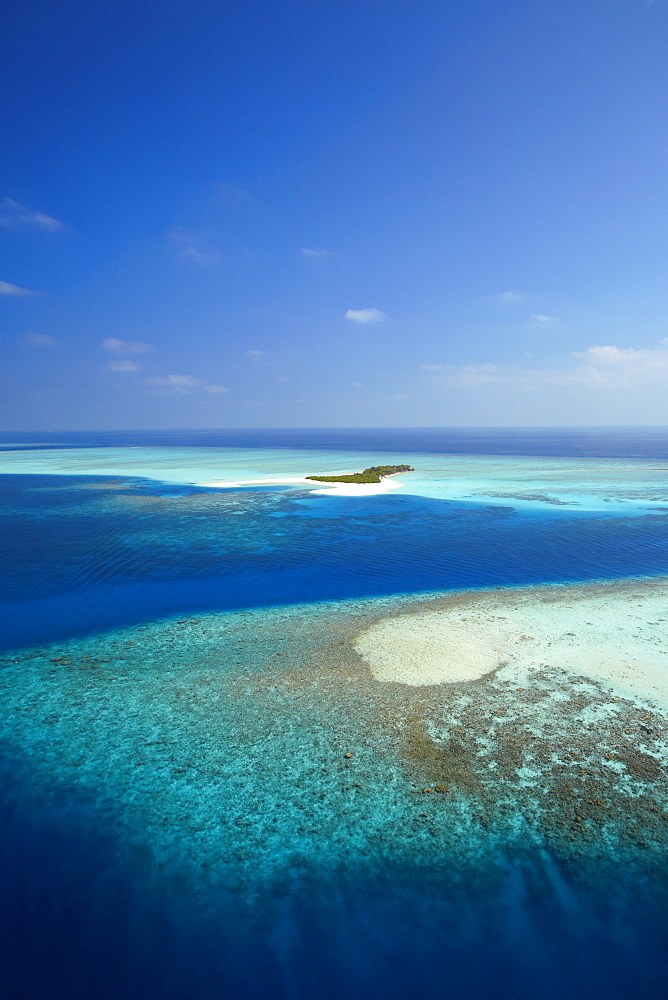 Aerial view of tropical island and lagoon, Maldives, Indian Ocean, Asia 