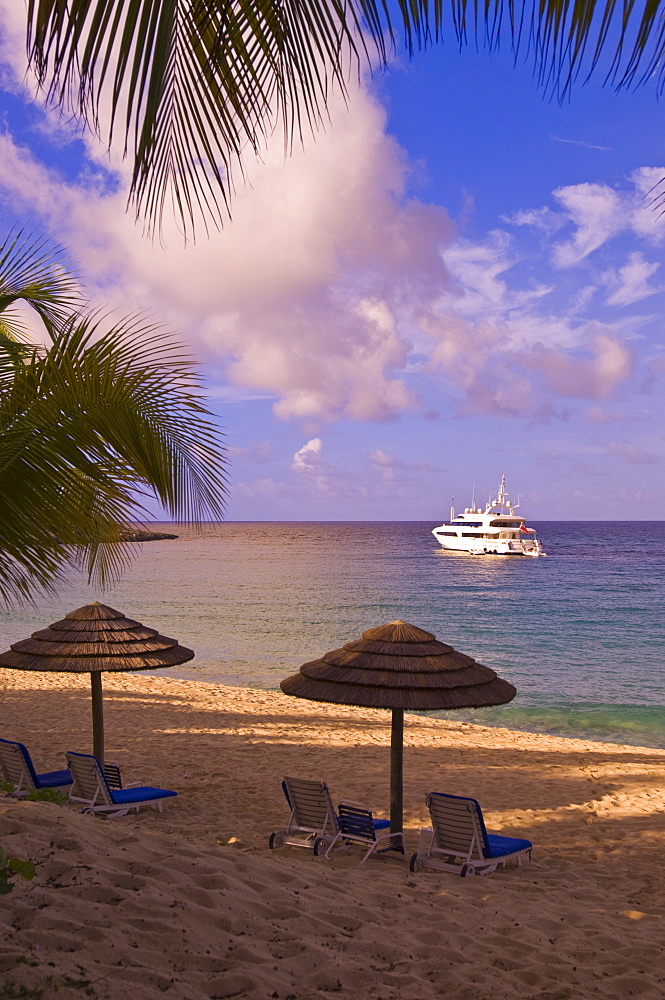 Yacht off Long Beach (Baie Longue), St. Martin (St. Maarten), Netherlands Antilles, West Indies, Caribbean, Central America