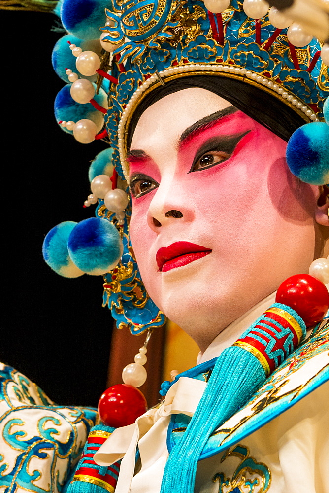 Chinese Opera performer, Ko Shan Theatre, Kowloon, Hong Kong, China, Asia