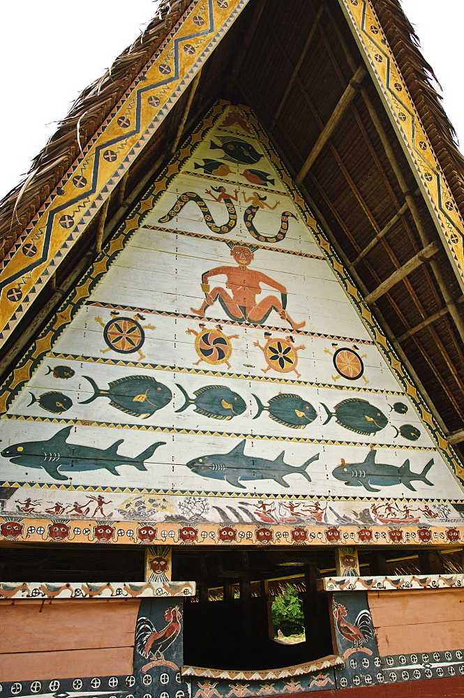 Men's meeting house at Belau National Museum Koror, Republic of Palau, Pacific