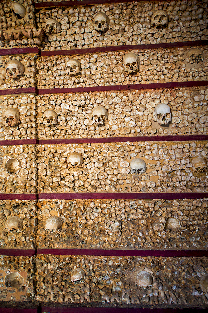 Capela dos Ossos (chapel of bones), Church of the third order of our lady of mount carmel, Igreja da Ordem Terceira de Nossa Senhora do Monte do Carmo, faro, algrave, portugal, Europe.