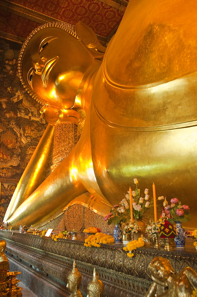 Temple of the Reclining Buddha (Wat Pho) (Wat Phra Chetuphon), Bangkok, Thailand, Southeast Asia, Asia