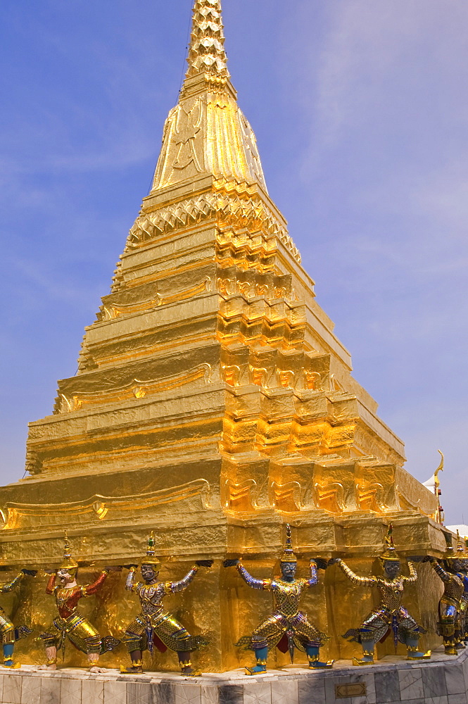 Temple of the Emerald Buddha (Wat Phra Kaew), Grand Palace, Bangkok, Thailand, Southeast Asia, Asia