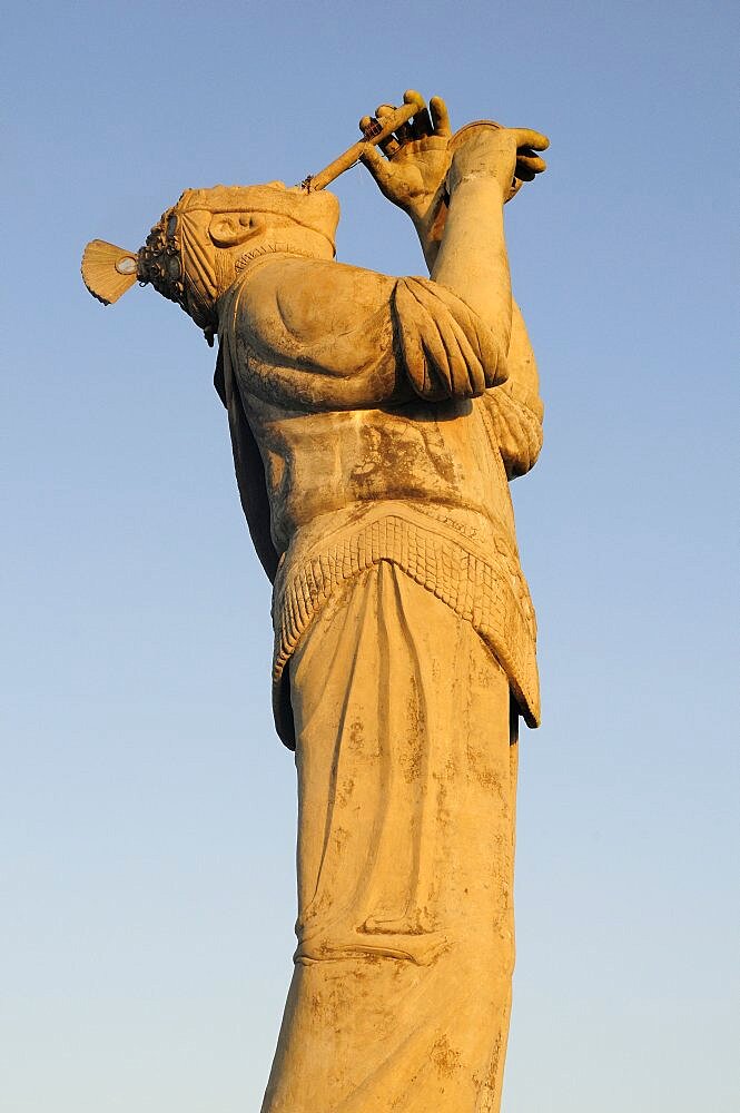 Mexico, Veracruz, Papantla, Statue of Volador de Papantla dancer.