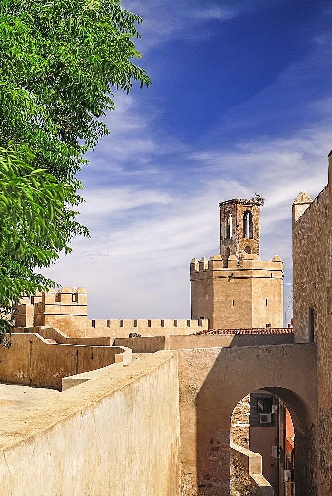 Spain, Extremadura, Badajoz, Alcazaba walls with Espantaperros tower.