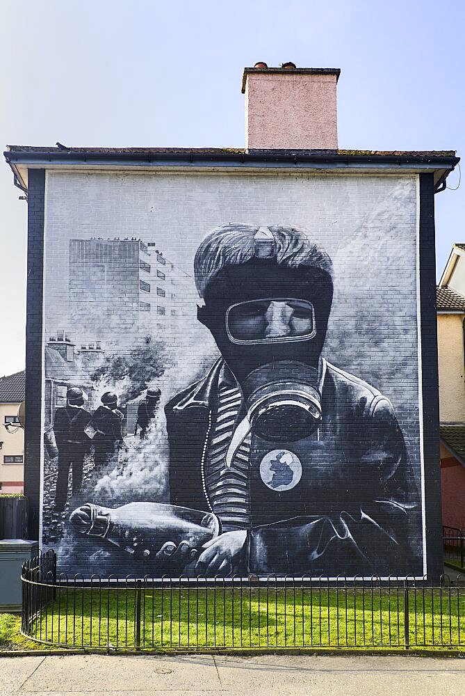 Ireland, North, Derry, The People's Gallery series of murals in the Bogside, Mural known as "The Petrol Bomber".