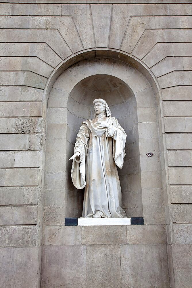 Spain, Catalonia, Barcelona, Statue of Juan Hualler Conseller Il de Barcelona on City Hall, Placa de Sant Jaume in the Gothic Quarter.