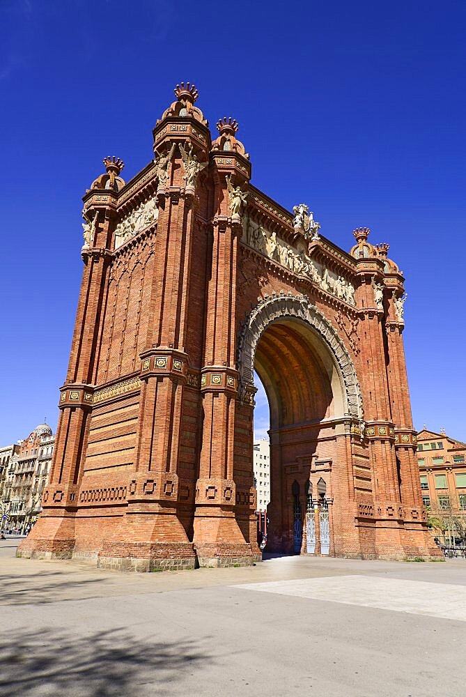 Spain, Catalunya, Barcelona, Parc de la Ciutadella, Arc de Triomf built for the 1888 Universal Exhibition.