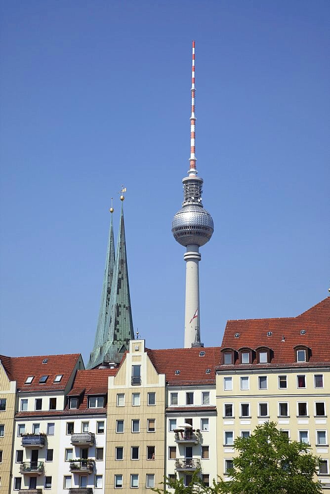 Germany, Berlin, Mitte, Fernsehturm seen from across River Spree.