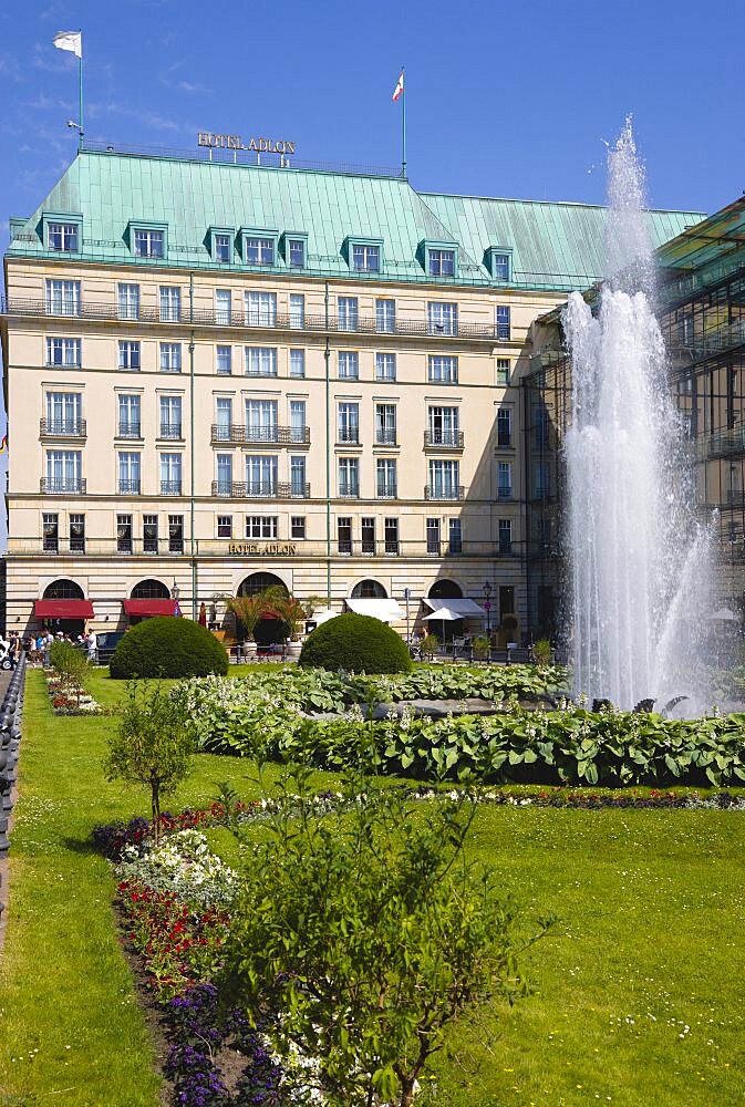 Germany, Berlin, Mitte, the rebuilt five star Hotel Adlon Kempinski on the corner of Unter den Linden and Pariser Platz.