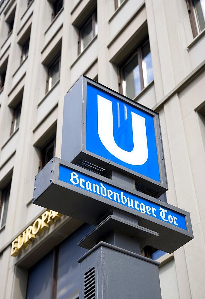 Germany, Berlin, Mitte, blue U-Bahn undergound sign at Brandenburger Tor, Brandenburg Gate.