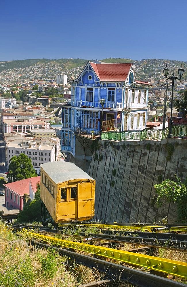 CHILE  Valparaiso  Ascensor Artilleria. Jon Hicks. Valparaiso UNESCO World Heritage Site South America Chile Latin America Tourism Travel Holidays Transport Lift Funicular Steep American Chilean Hispanic Latino