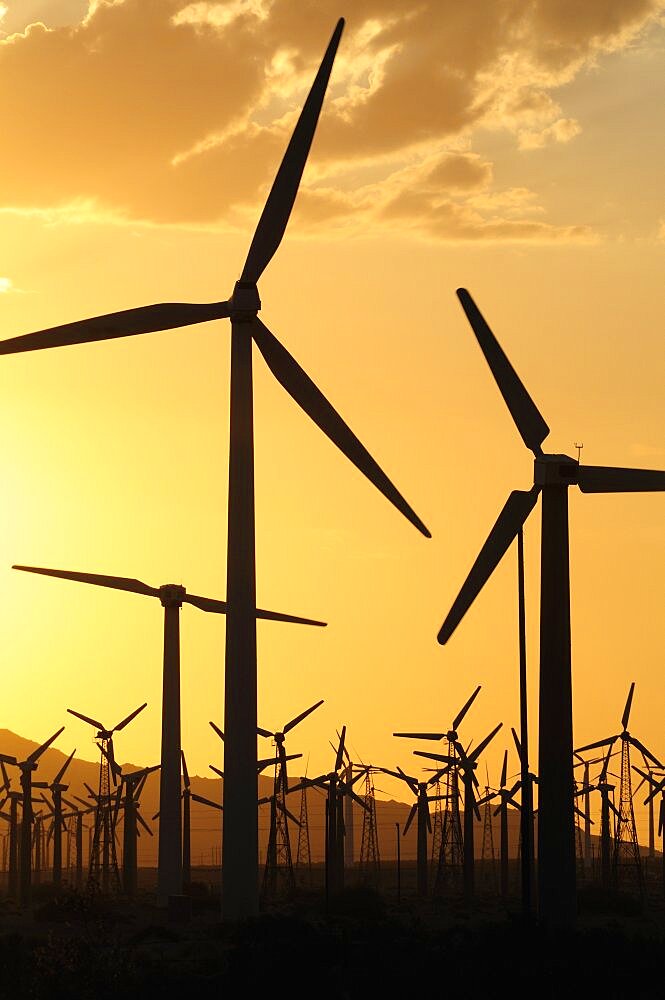 Windmills San Gorgonio Pass Palm Springs, Wind turbine electricity generators, United States of America