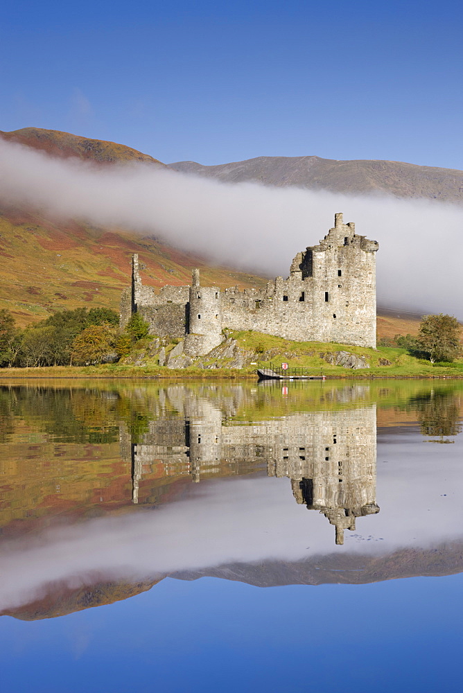 Ruins of Kilchurn Castle on Loch Awe, Argyll and Bute, Scotland, United Kingdom, Europe