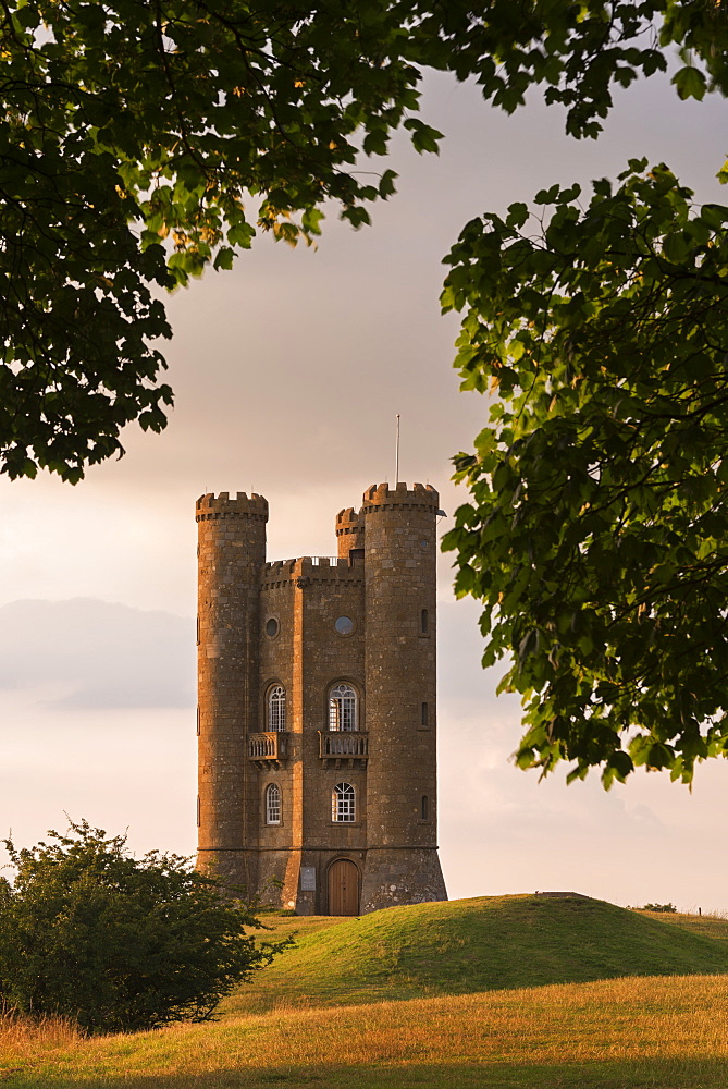 Broadway Tower, one of the Cotswolds most recognisable buildings, Worcestershire, England, United Kingdom, Europe