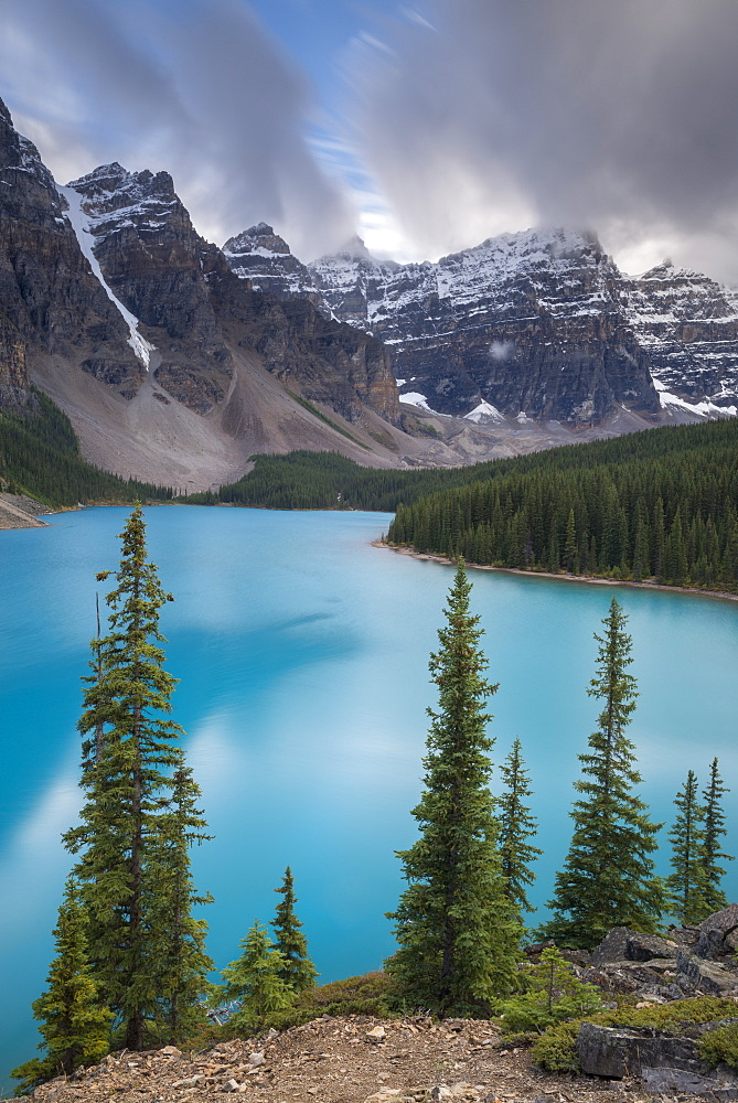 Beautiful turquoise water of Moraine Lake in the Canadian Rockies, Banff National Park, UNESCO World Heritage Site, Alberta, Canada, North America