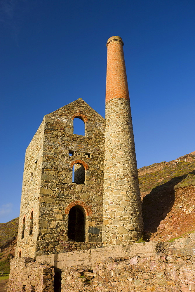 Towan Roath Engine House at Wheal Coates, St. Agnes, Cornwall, England, United Kingdom, Europe