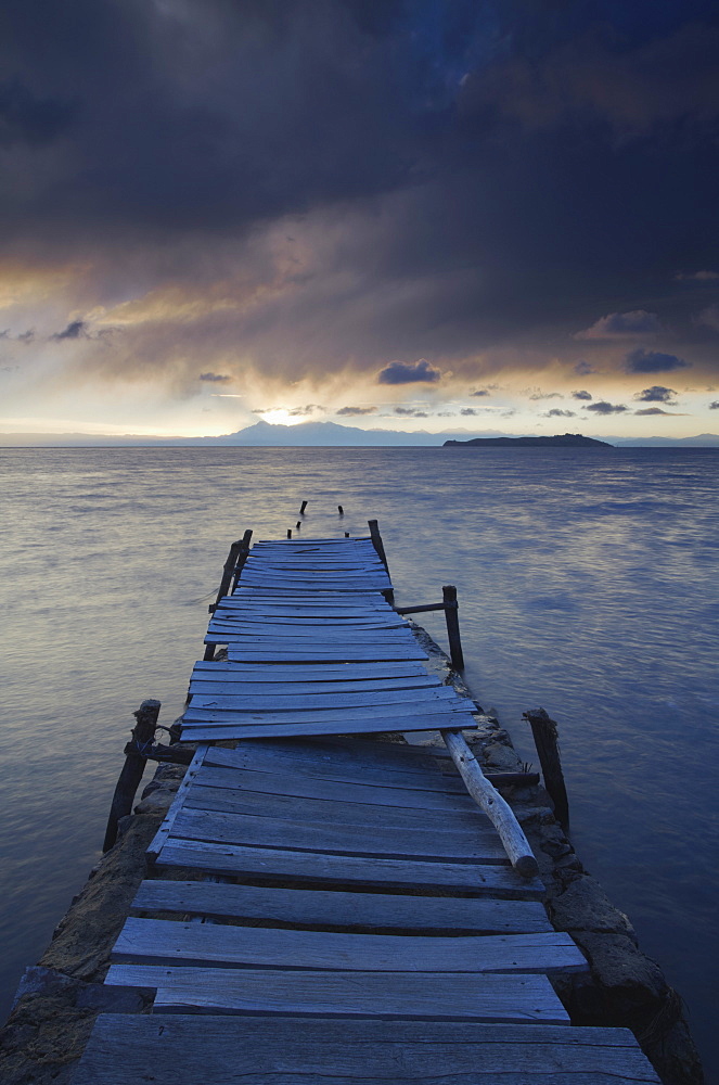 Pier on Isla del Sol (Island of the Sun) at dawn, Lake Titicaca, Bolivia, South America