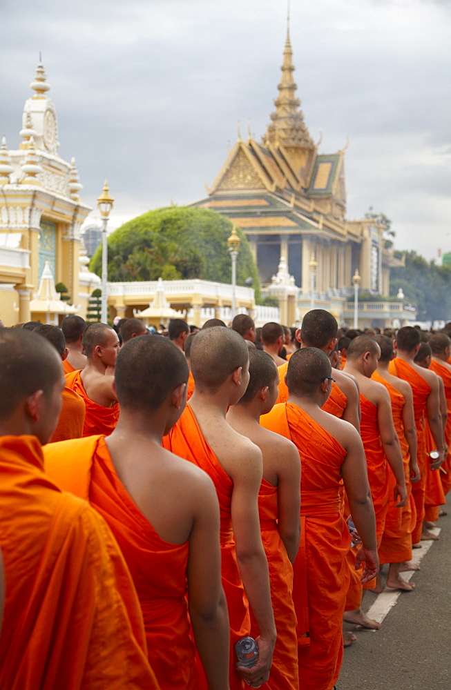 Monks in mourning parade for the late King Sihanouk outside Royal Palace, Phnom Penh, Cambodia, Indochina, Southeast Asia, Asia 