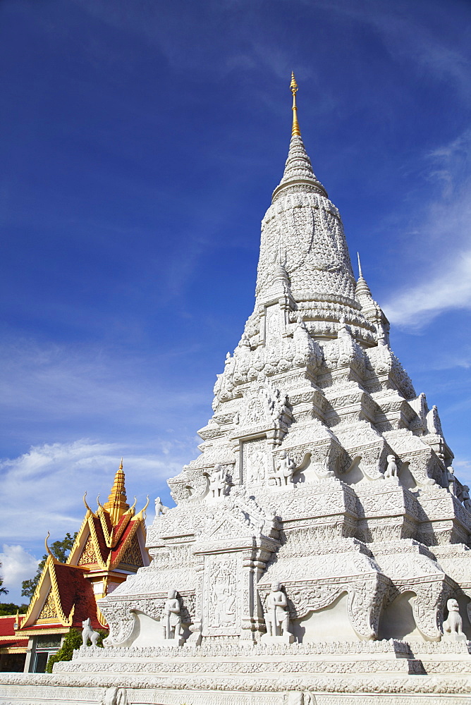 Stupa at Silver Pagoda in Royal Palace, Phnom Penh, Cambodia, Indochina, Southeast Asia, Asia 