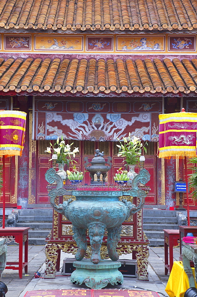 Mieu Temple inside Imperial Palace in Citadel, UNESCO World Heritage Site, Hue, Thua Thien-Hue, Vietnam, Indochina, Southeast Asia, Asia