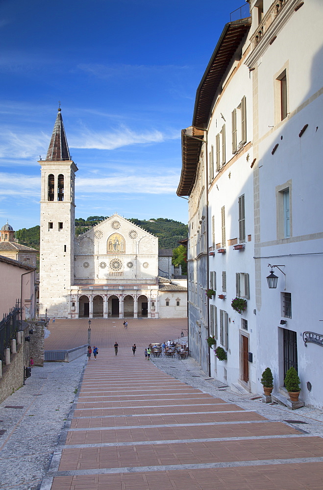 Duomo (Cathedral) in Piazza del Duomo, Spoleto, Umbria, Italy, Europe