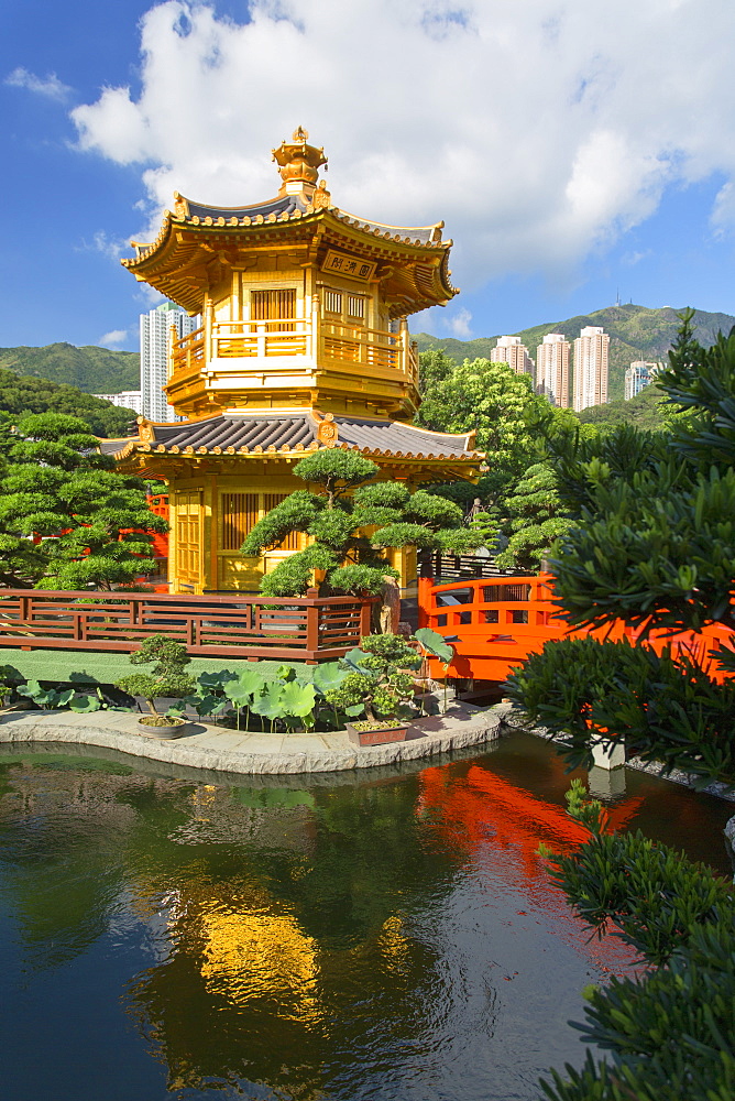 Pagoda in Nan Lian Garden at Chi Lin Nunnery, Diamond Hill, Kowloon, Hong Kong, China, Asia