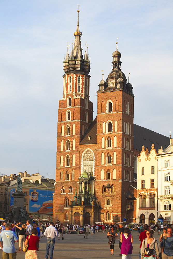 St. Mary's Church in Main Market Square (Rynek Glowny), UNESCO World Heritage Site, Krakow, Poland, Europe