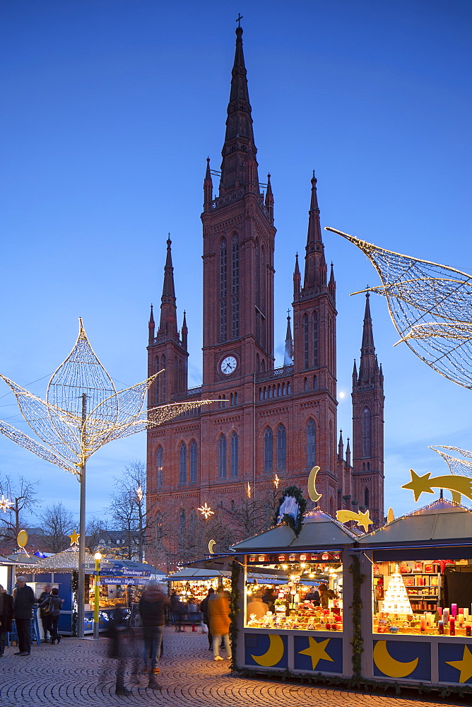 Christmas market and Marktkirche (Market Church) at dusk, Wiesbaden, Hesse, Germany, Europe