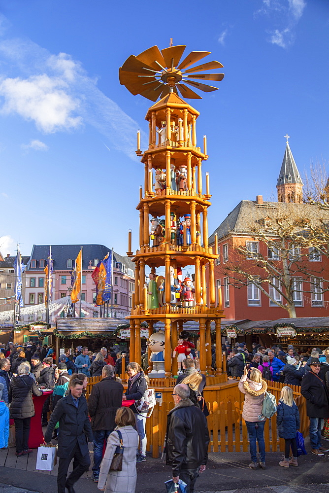 Christmas pyramid at Christmas Market, Mainz, Rhineland-Palatinate, Germany, Europe