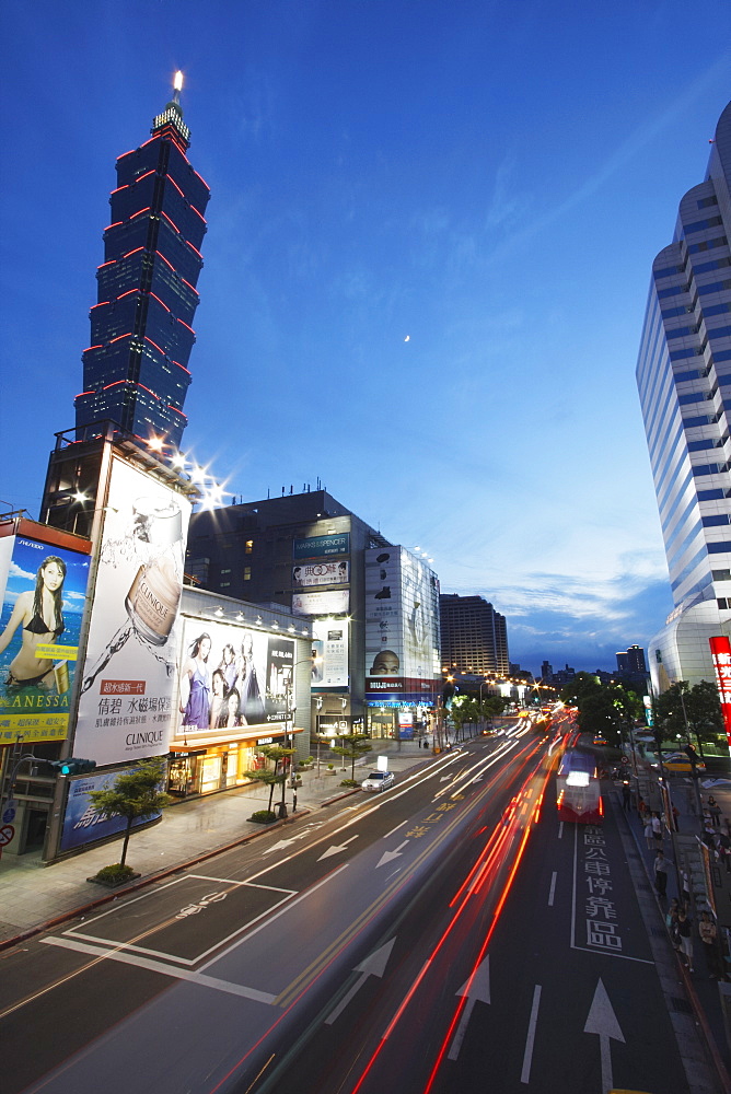 Taipei 101 at dusk, Taipei, Taiwan, Asia