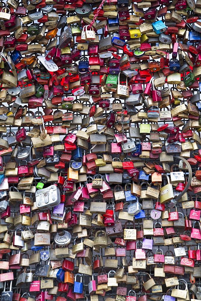 Love padlocks on the Hohenzollern Bridge, Cologne, North Rhine Westphalia, Germany, Europe