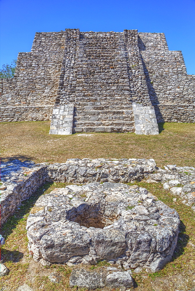 Structure Q-62, Mayapan, Mayan archaeological site, Yucatan, Mexico, North America