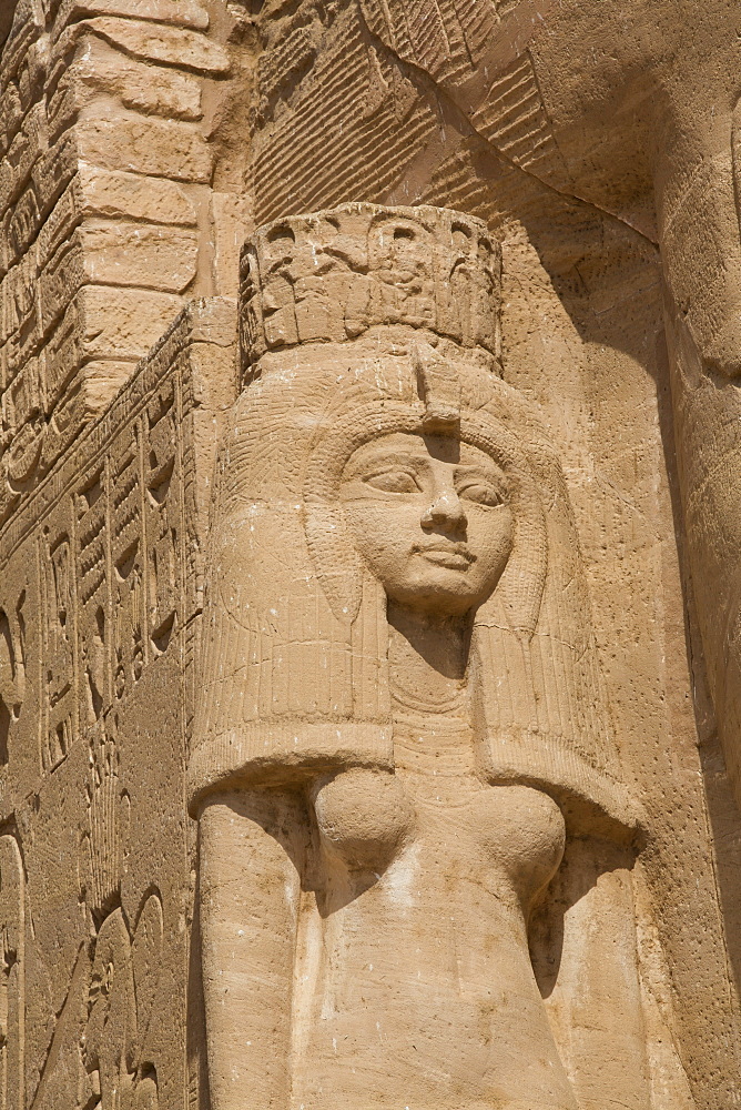 Statue of Queen Nefertari, Sun Temple, Abu Simbel, UNESCO World Heritage Site, Egypt, North Africa, Africa