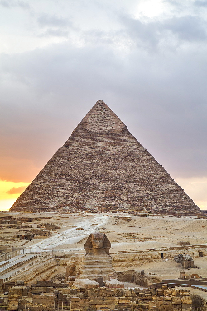 Sunset, Sphinx in foreground and the Pyramid of Chephren, The Pyramids of Giza, UNESCO World Heritage Site, Giza, Egypt, North Africa, Africa