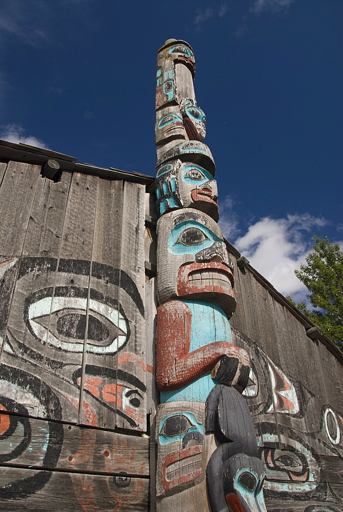 Tlingit Totem Pole, Raven's Fort Tribal House, Fort William Seward, Haines, Alaska, United States of America, North America