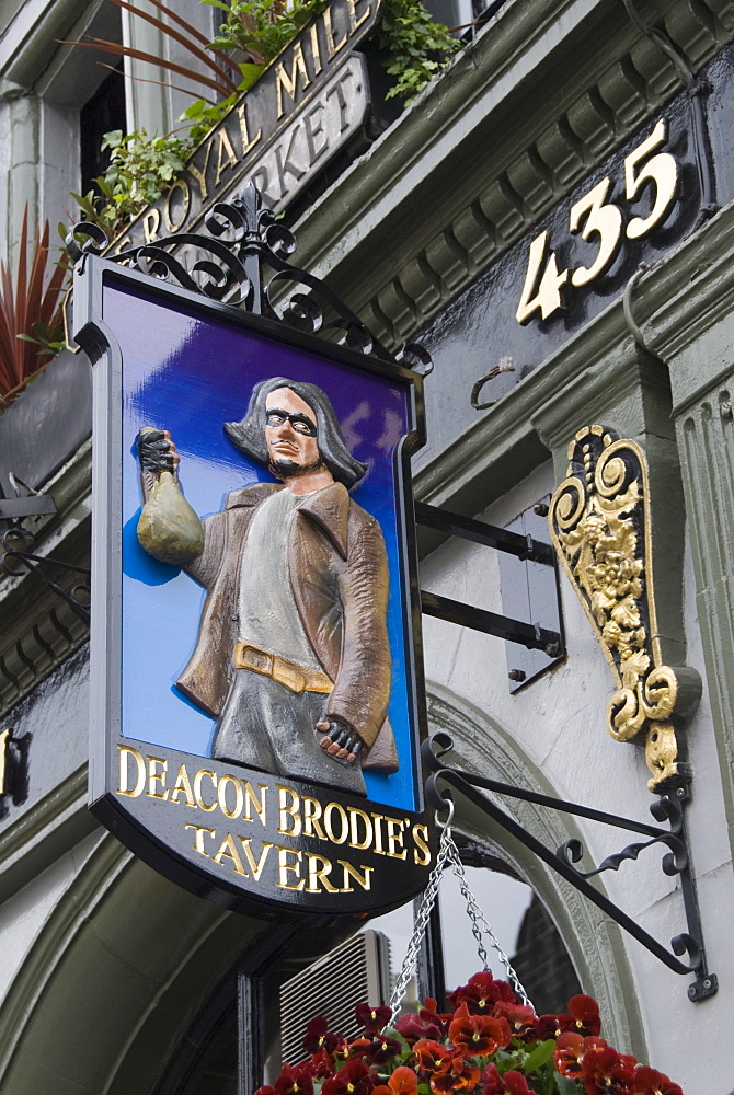 External sign for Deacon Brodie's Tavern, Edinburgh, Lothian, Scotland, United Kingdom, Europe