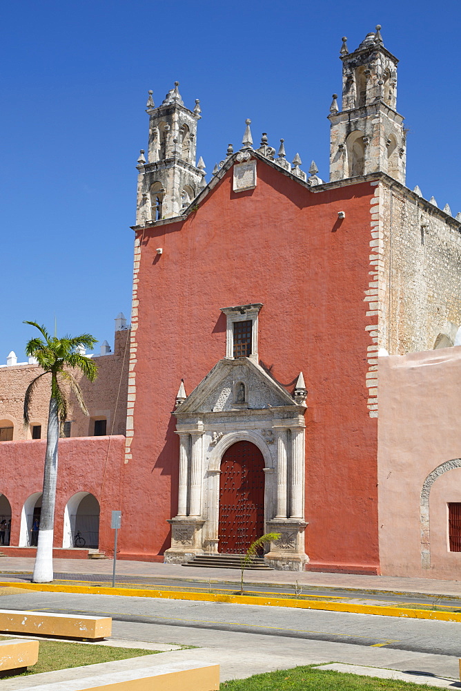 Church of San Juan Bautista, founded 16th century, Motul, Yucatan, Mexico, North America