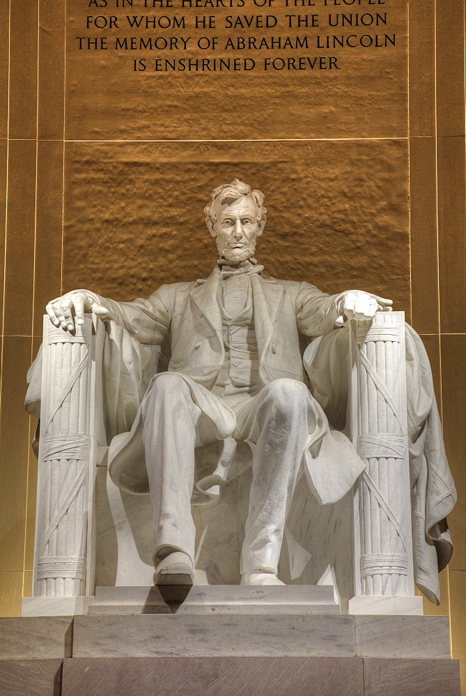 Evening, Statue of Abraham Lincoln, Lincoln Memorial, Washington D.C., United States of America, North America