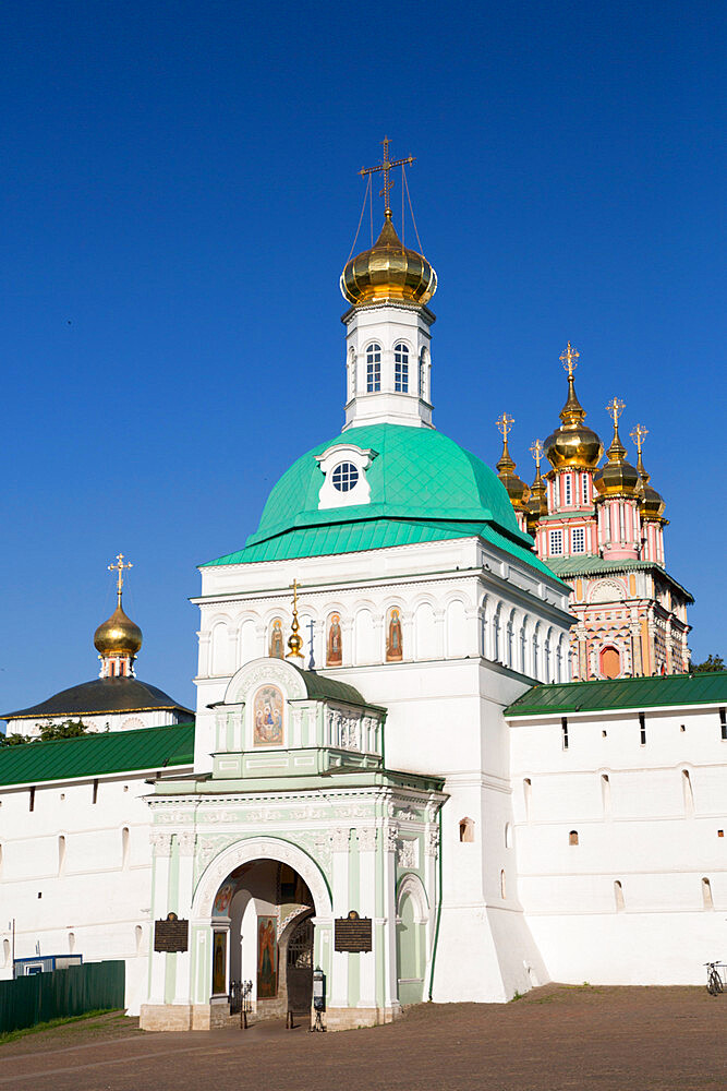 Holy Gate, The Holy Trinity St. Sergius Lavra, UNESCO World Heritage Site, Sergiev Posad, Golden Ring, Moscow Oblast, Russia, Europe