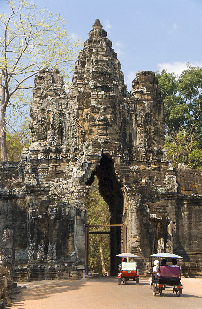 South Gate, Angkor Thom, Angkor Archaeological Park, UNESCO World Heritage Site, Siem Reap, Cambodia, Indochina, Southeast Asia, Asia