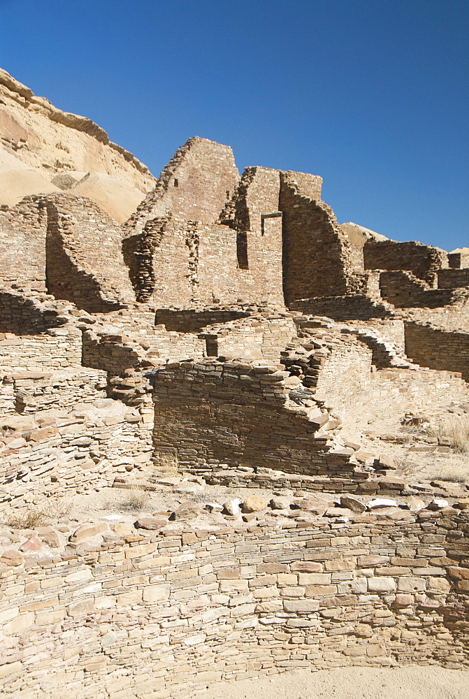 Chaco Culture National Historic Park, World Heritage Site, Pueblo Bonito, kiva (foreground), UNESCO World Heritage Site, New Mexico, United States of America, North America