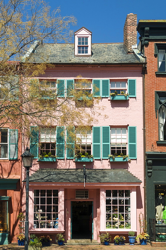 Historic buildings on Cameron Street in Old Town Alexandria, Virginia, United States of America, North America