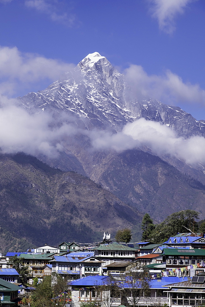 The town of Lukla beneath the Himalayan mountains, Nepal, Asia